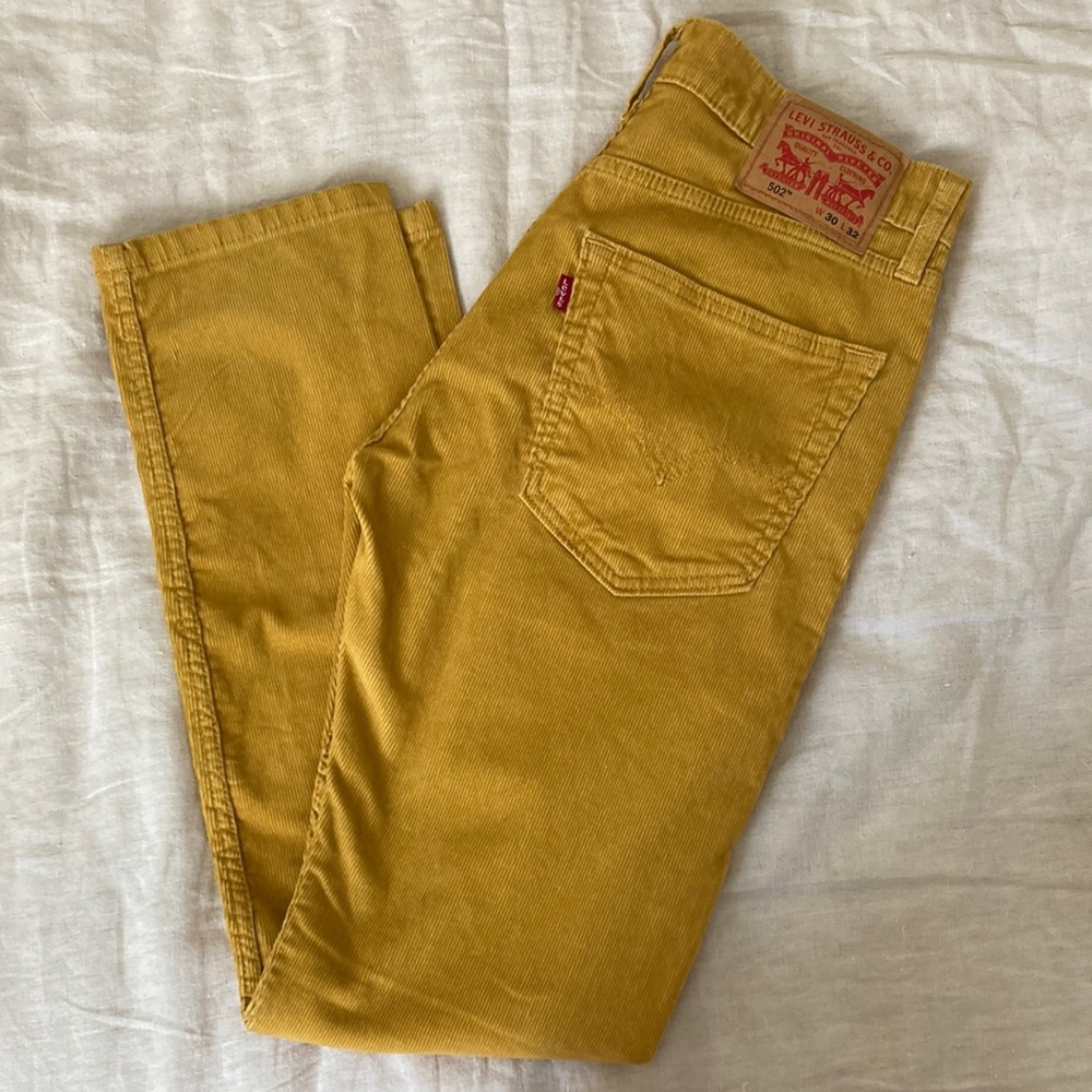 LEVI’S Mustard Taper Micro Corduroy 5 Pocket Stretch Jeans Size 30x32